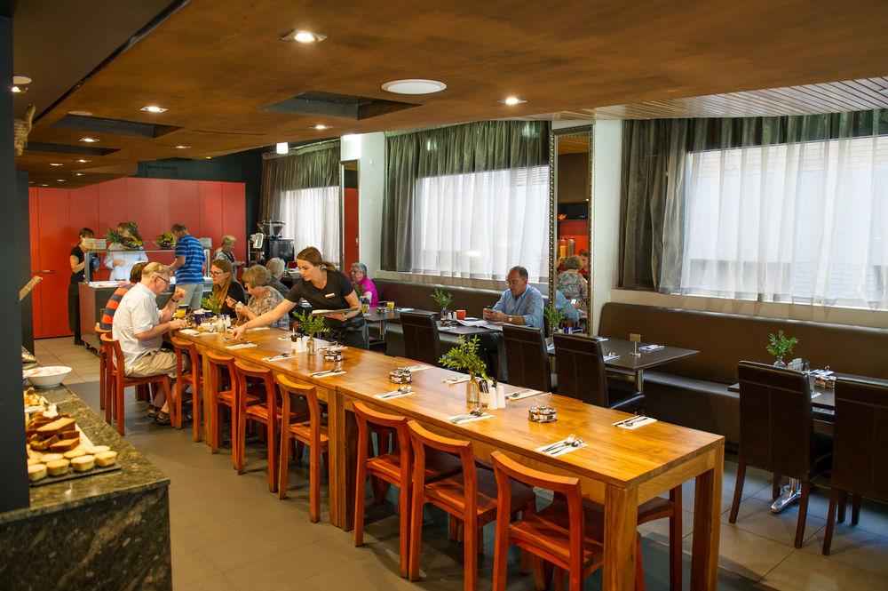 Lancemore Crossley St. Melbourne Luaran gambar Interior of a restaurant in Singapore