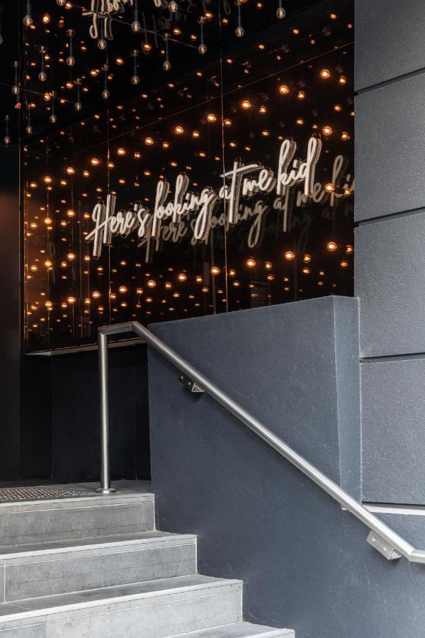 Lancemore Crossley St. Melbourne Luaran gambar The staircase at the entrance of the theatre