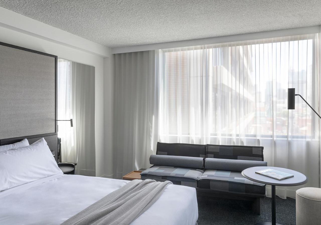 Lancemore Crossley St. Melbourne Luaran gambar A room at the Hotel Indigo in Paris, France